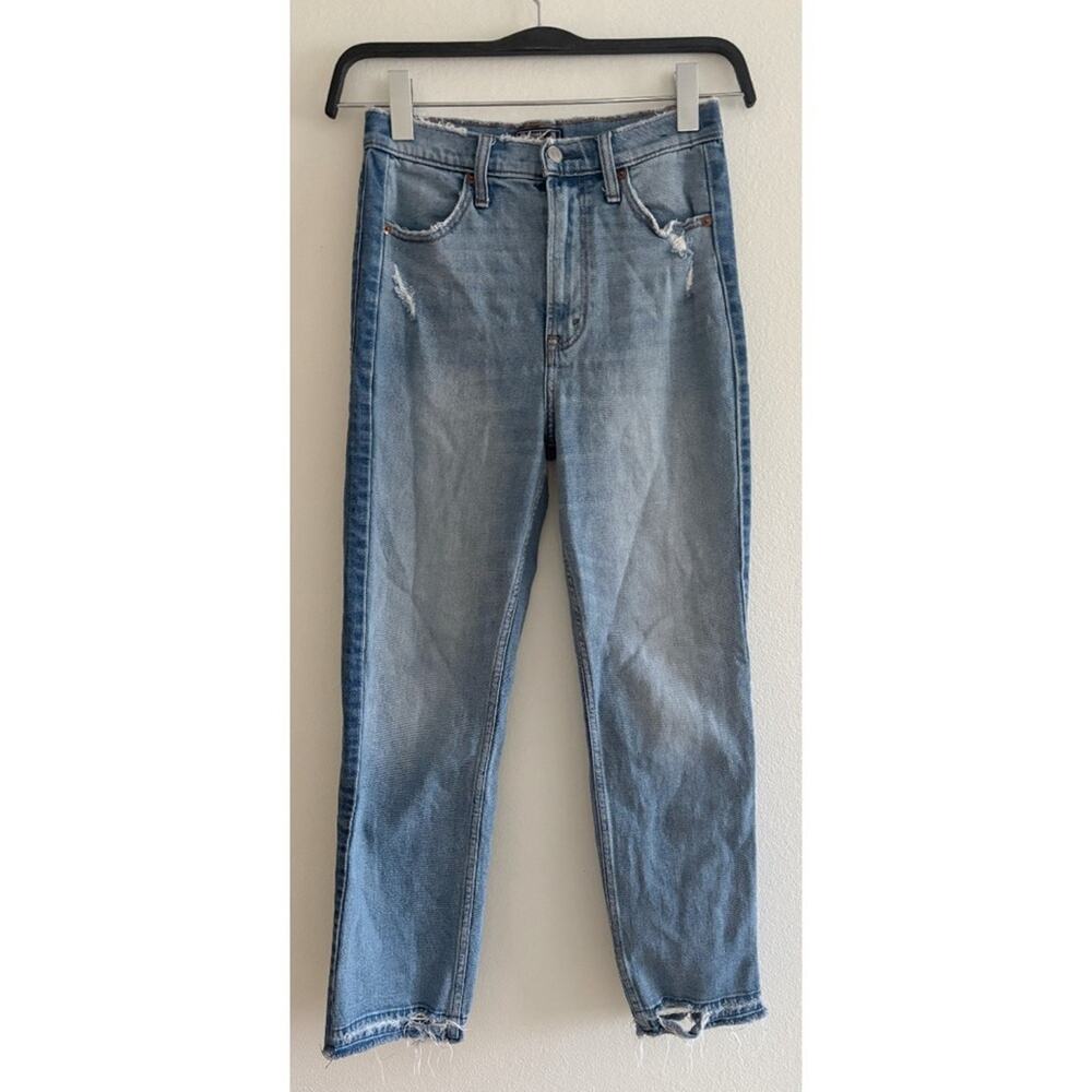 Abercrombie & Fitch Zoe Natural Rise Ankle Straight Size 28 Distressed Hem Jeans